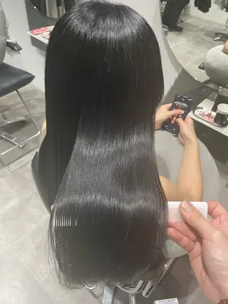 ロング カラー ナカムラ イヅミのヘアスタイル