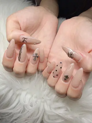 ネイル Lee Nailsのネイルデザイン