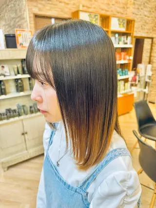 セミロング 髪質改善池袋𓊆 大士𓊇ダブルカラーのヘアスタイル
