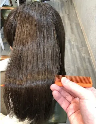 カラー Lucca Lance所属・岩間 渉のヘアスタイル