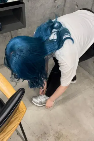 セミロング カラー インナーカラー 推し ブリーチ  髪質改善のヘアスタイル