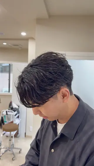 ミディアム パーマ メンズ 年間指名数1000↑ 🔥メンズ特化/武蔵のヘアスタイル