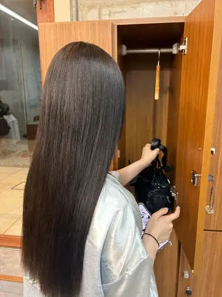 ロング カラー 顔周りレイヤー/ ふわあいりのヘアスタイル