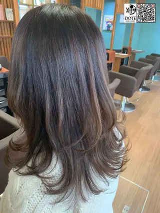 ロング カラー 薬師寺 優のヘアスタイル