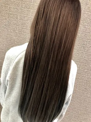 ロング 𝐍𝐄𝐎 𝐉𝐔𝐑𝐈のネイルデザイン