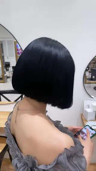 ショート 矯正パーマ、ベージュ ボブカット🫧のヘアスタイル