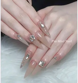 ネイル HANA 長さだしのネイルデザイン