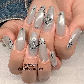 ネイル R inのネイルデザイン