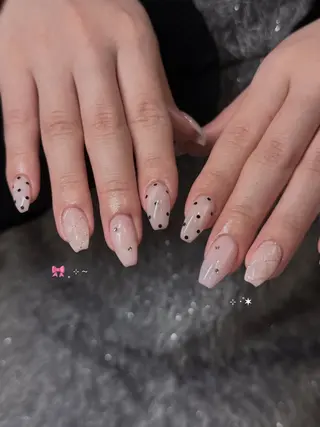 ネイル mikoto 🎀 艶々美フォルムのネイルデザイン
