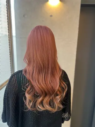 ロング カラー ＤＥＳＴ所属・吉野 瑳桜のヘアスタイル