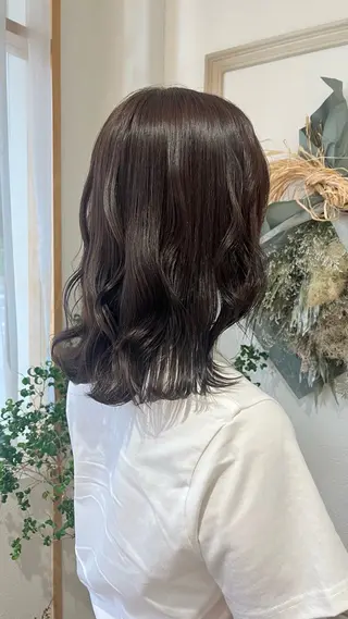 カラー merc.🐑🤍 山口夏希のヘアスタイル