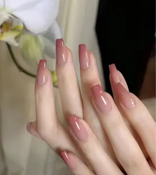 ネイル 佐井 美希のネイルデザイン