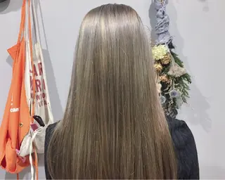 ロング カラー VIRETTA 【ヴィレッタ】のヘアスタイル
