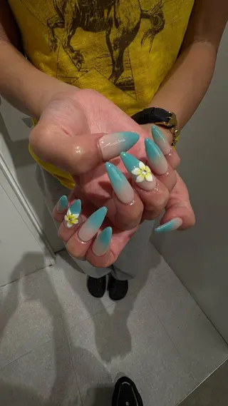 ネイル カンナ【Y2Kネイル /コーンロウ】のネイルデザイン