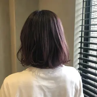 ミディアム カラー 荒木 依莉亜のヘアスタイル