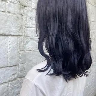 ミディアム カラー カジュアルを女っぽく 𝗮𝘆𝗮𝗰𝗼のヘアスタイル