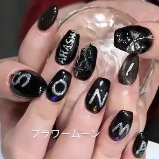 ネイル フラワー ムーンのネイルデザイン