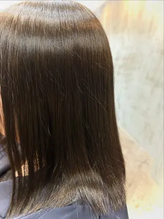 セミロング イシダ ユウキのヘアスタイル