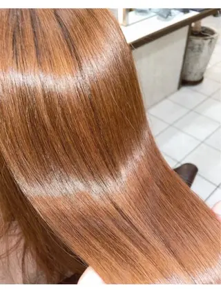 ロング カラー momb 折戸結菜のヘアスタイル