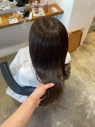 セミロング カラー MIOベージュカラー 柔らかいカラーのヘアスタイル
