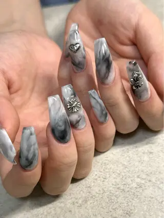 ネイル ネイルルーム チャームのネイルデザイン