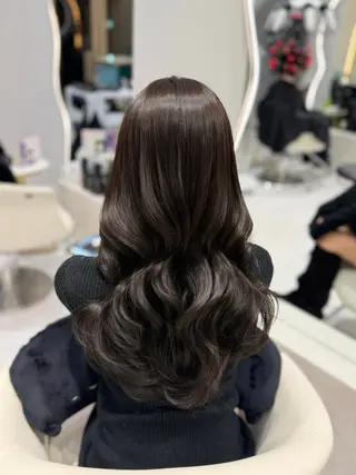 ロング カラー 𝑹𝒊𝒉𝒐🎀 名駅/大人韓国ヘアのヘアスタイル