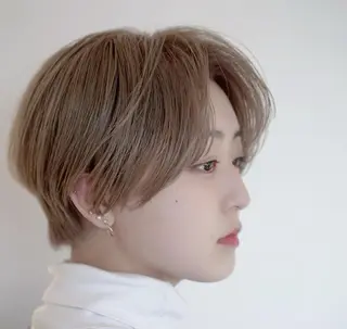 ショート カラー ナガス カズアキのヘアスタイル