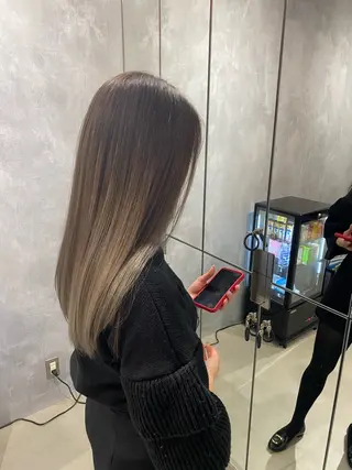 カラー 山岡 翔冴のヘアスタイル