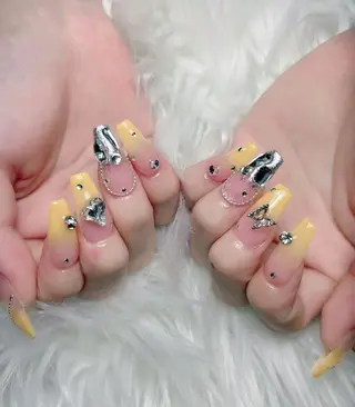 ネイル ENsalon AKIRAのネイルデザイン