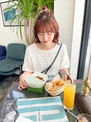 ミディアム カラー 安永 来未のヘアスタイル
