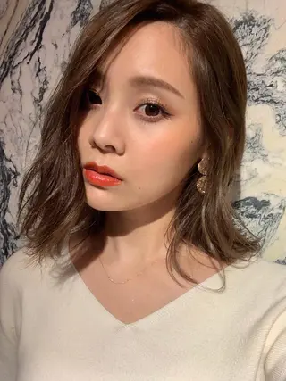 ミディアム カラー 藤井 さと実のヘアスタイル