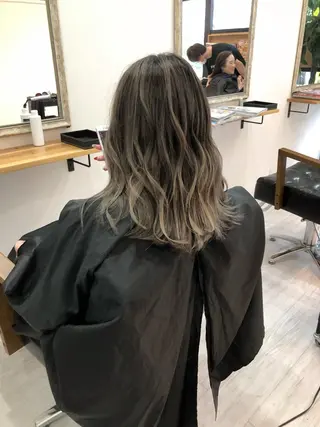 セミロング ashida yuukiのヘアスタイル