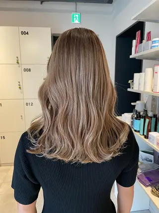 ミディアム カラー ブリーチ👩🦳/ ✂︎MANAMIのヘアスタイル