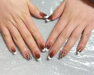 ネイル VIERU 🌈🎀💖のネイルデザイン