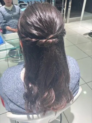 ロング ヘアアレンジ H. shinkaiのヘアスタイル