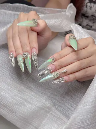 ネイル Lee Nailsのネイルデザイン