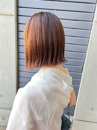 ショート カラー IKU顔周りレイヤー /ボブ/透明感カラーのヘアスタイル