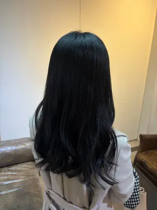 セミロング 聖菜/ hina /レイヤー/艶カラーのヘアスタイル