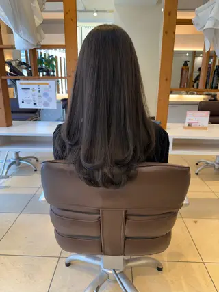 ロング 青山 光のヘアスタイル