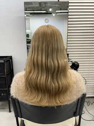ロング カラー ヘアアレンジ 坂齋大地/レイヤー/ ミルクティーのヘアスタイル