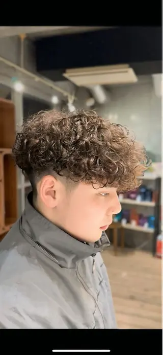 パーマ 松田 優斗のヘアスタイル