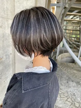 ショート カラー 及川 光のヘアスタイル