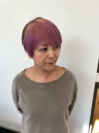 ショート カラー ツノガイ エリのヘアスタイル
