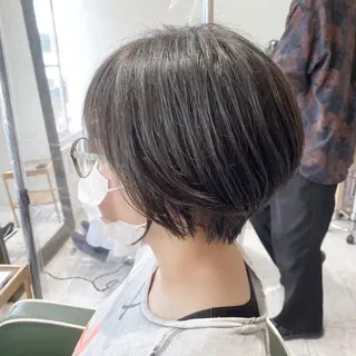 ショート esse大阪茶屋町店所属・レイヤーカット 新井田陽寿のヘアスタイル
