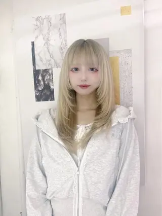 ロング ✩.*Aise⟡.· 艶カラー🐈‍⬛🩶のヘアスタイル