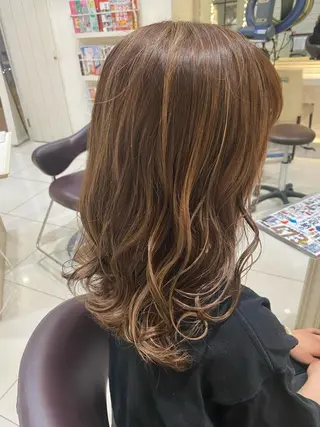 セミロング インナーカラー /ヘアメ じゅんのヘアスタイル