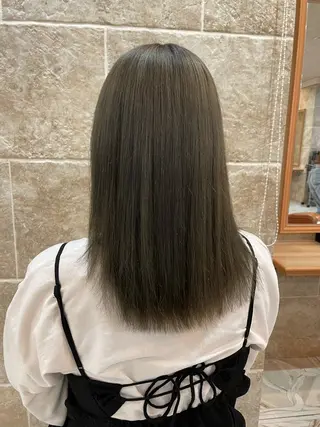 セミロング カラー 松田 唯叶のヘアスタイル