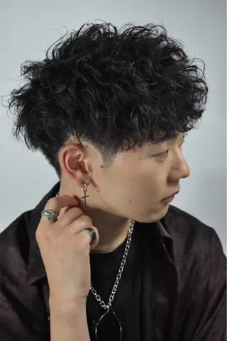 ミディアム パーマ ヒロ銀座barber shop神楽坂店所属・千葉 翔太のヘアスタイル