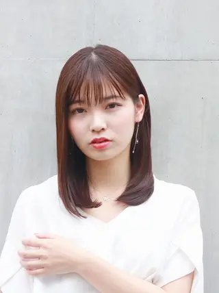 ミディアム カラー トップ スタイリストのヘアスタイル