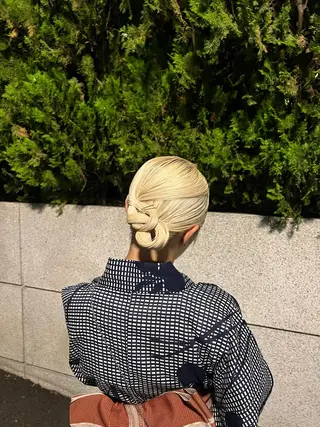 ミディアム カラー ヘアアレンジ mina 🌷のヘアスタイル